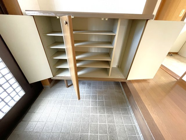 高信貸家の収納