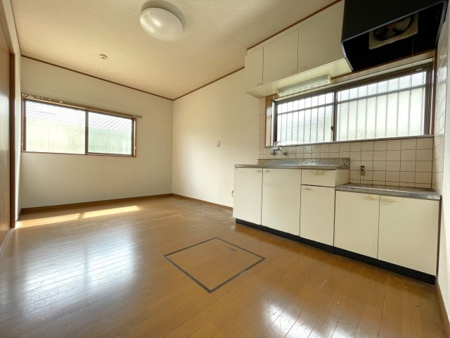 高信貸家の居間・リビング