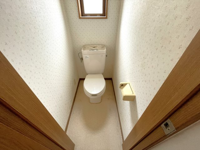 高信貸家のトイレ