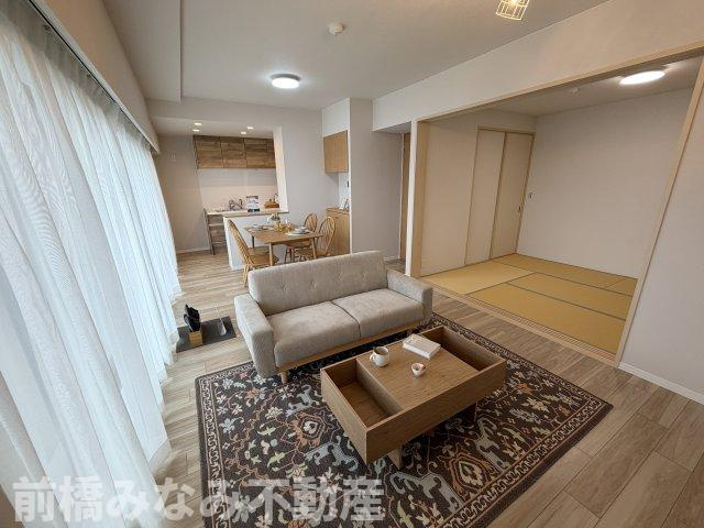【中古マンション】前橋市本町　ポレスター　502号室　3LDKの居間・リビング|こちらのリビングで趣味の時間をお楽しみください