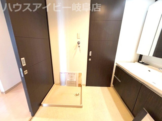 【脱衣所】 | ライオンズ岐阜セントマークス弐番館15階部分！名鉄新岐阜駅まで徒歩2分！ペット飼育可能なマンション♪ | ライオンズ岐阜セントマークス弐番館15階部分！名鉄新岐阜駅まで徒歩2分！ペット飼育可能なマンション♪