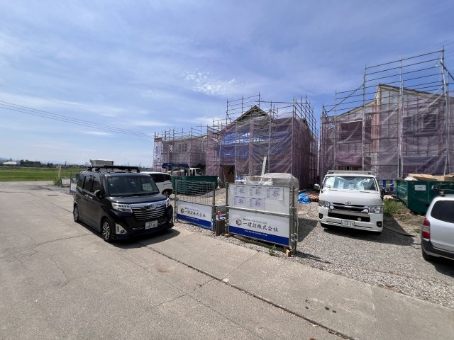 新築　藤岡市下戸塚　Livele Garden.S　4号棟の駐車場|現地写真　駐車スペースは2台分可能です！

