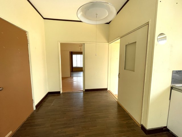 酒造（ミキ）貸家の内装