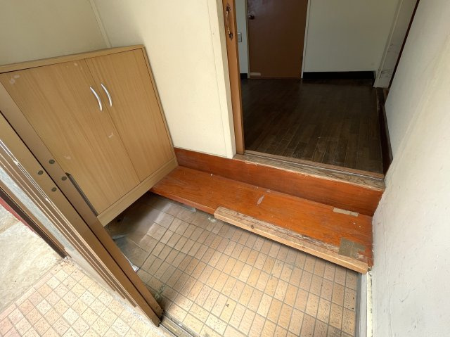 酒造（ミキ）貸家の玄関