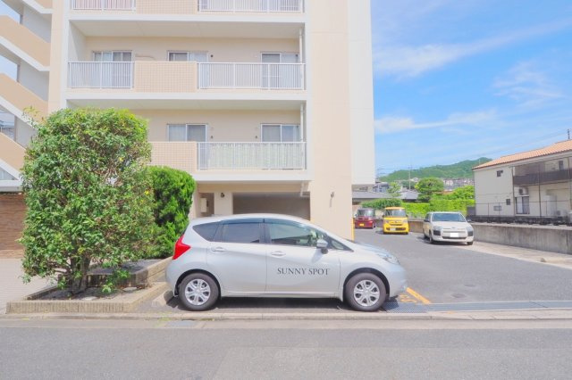 プロスペリティNakamuraの駐車場