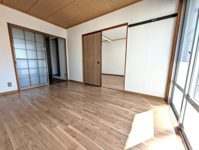 カーサ若葉Aの洋室