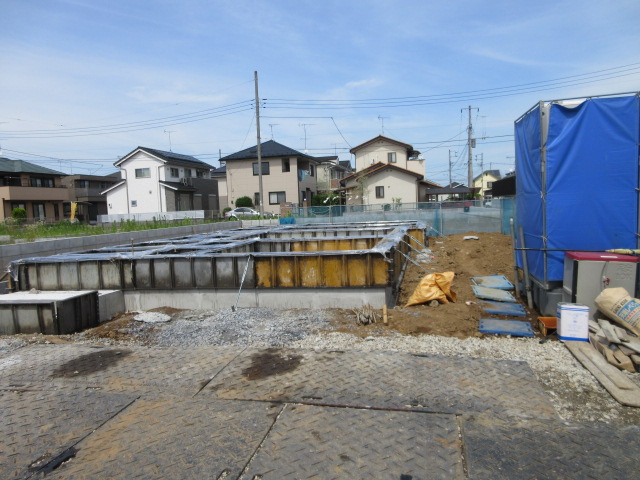 【仲介手数料無料】新築戸建　滑川町月の輪6-8-1（全1棟）の前面道路含む現地写真