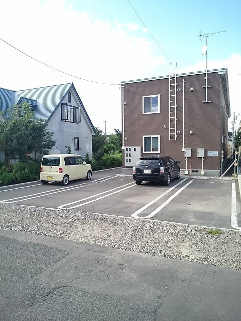 Ｂｅｌｉｃｅ（ベリーセ）の駐車場