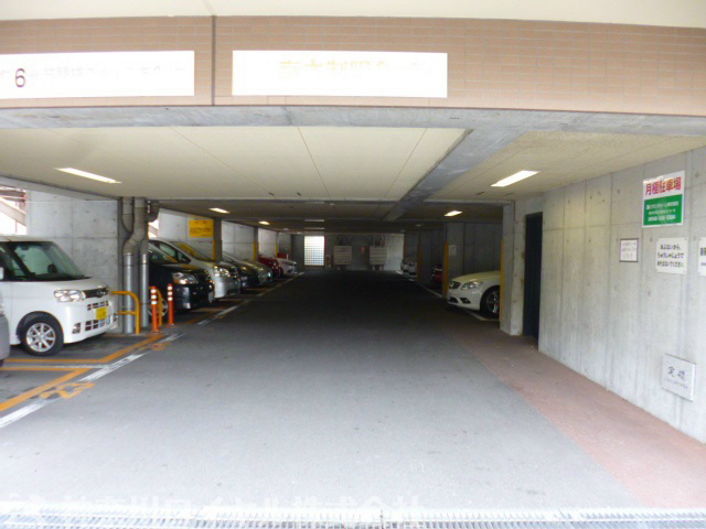 【駐車場】