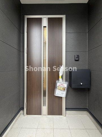 【現地画像あり】海老名市中野第10　新築戸建　全１棟の設備|不審者から大切な家族を守る「防犯カメラ」に「人感センサー付き玄関灯」が標準仕様です♪