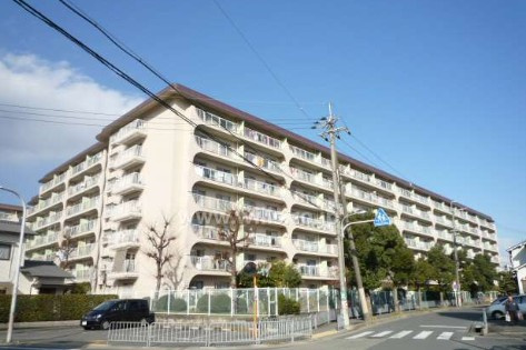 日商岩井箕面ハイツC棟の画像