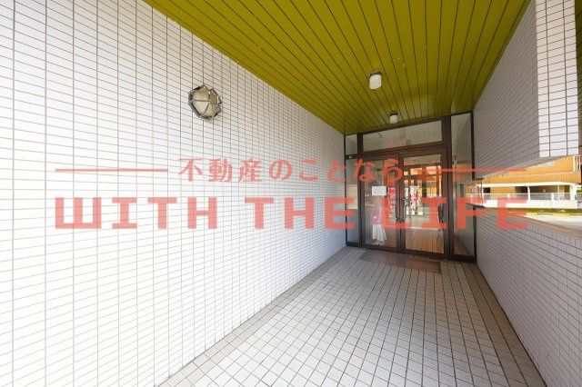 第15上野ビル【キャッシュバック対象物件】のエントランス|ゆとりのあるエントランスです