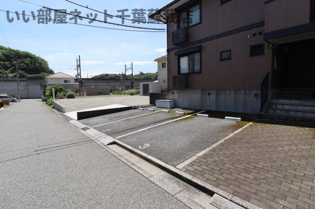サンハイム　Ⅱの駐車場|車をお持ちの方に嬉しい駐車場付きの物件です