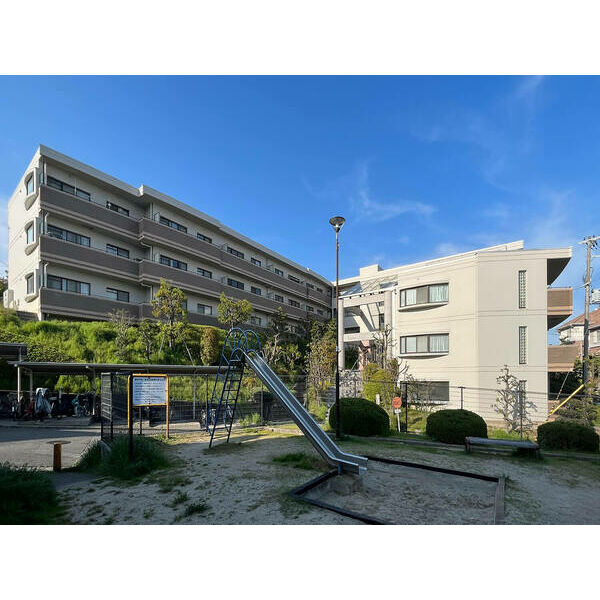 カルム千里山土井の外観
