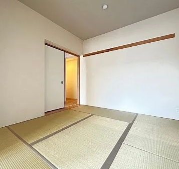 カルム千里山土井の和室