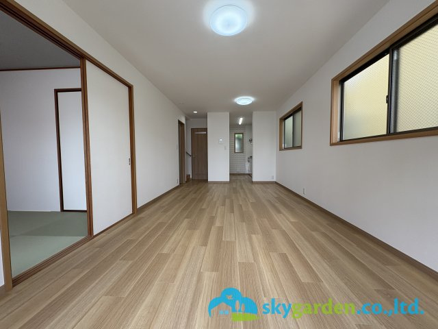 茅ヶ崎市菱沼１丁目　中古戸建　の居間・リビング