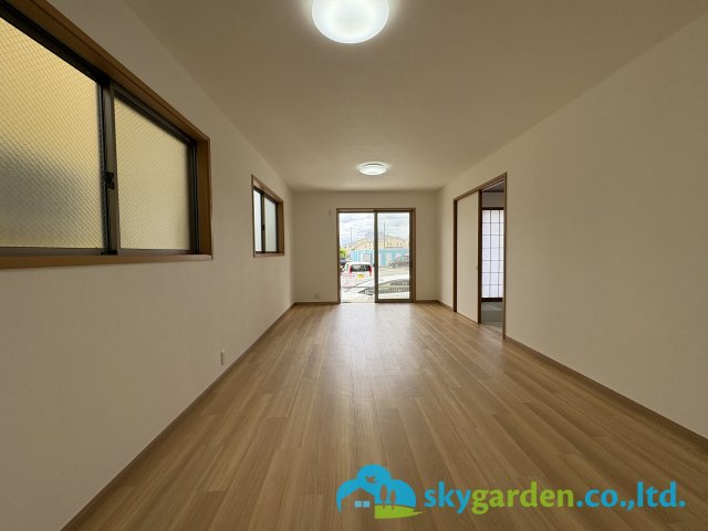 茅ヶ崎市菱沼１丁目　中古戸建　の居間・リビング|ゆったり過ごせる居間です