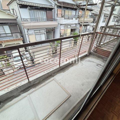 高野道車庫付き貸家のバルコニー
