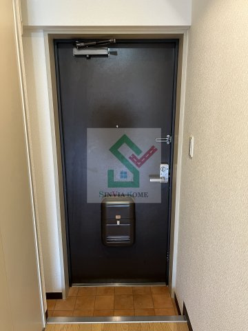 きのえビルの玄関