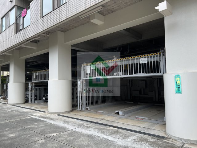 きのえビルの駐車場