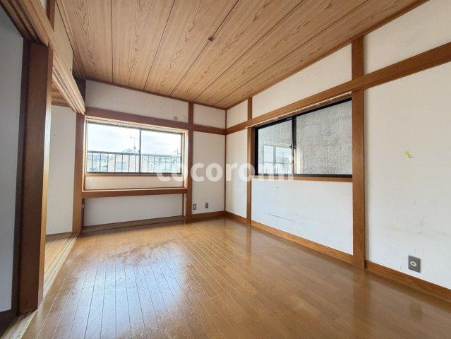 長尾元町4丁目貸家の居間・リビング