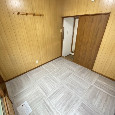 佐太中町１貸家の玄関