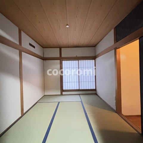 大成町車庫付き戸建の和室