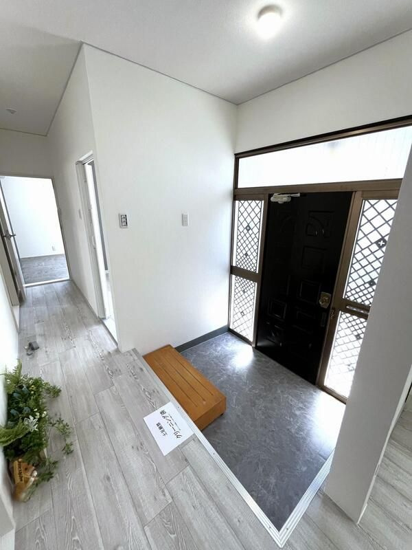 佐太中町戸建の玄関