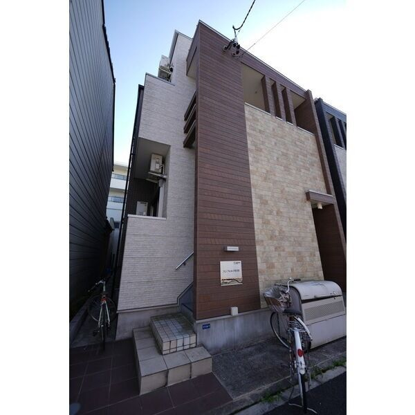 コンフォルタ杉村　名古屋市賃貸　仲介手数料無料のバルコニー