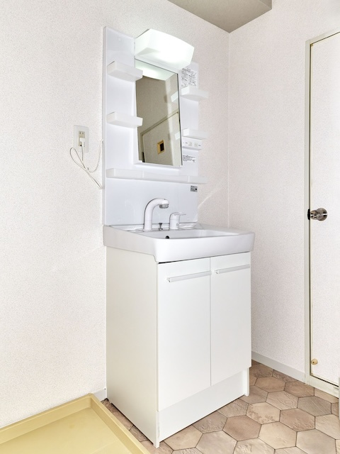 クレール吉川の独立洗面台|新品洗髪洗面化粧台