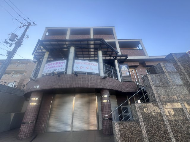 ニューバーリヤ学院坂の外観