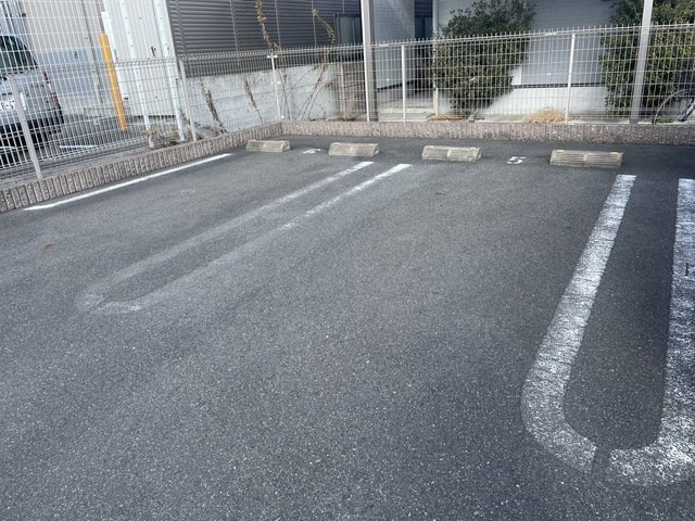 ユーアイ・ハイツ池田Ⅱの駐車場|駐車場完備です