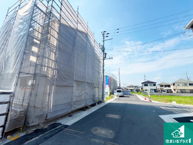 加古川市野口町野口　第7期　新築一戸建ての前面道路含む現地写真|周辺は落ち着いた街並みの住宅地！子育てがしやすい住環境です！まだ未完成ですが、現地でしかわからない事もございます。是非一度ご覧ください。