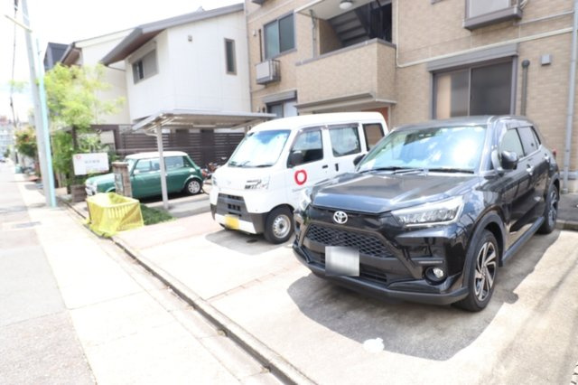 トレビナ城木の駐車場