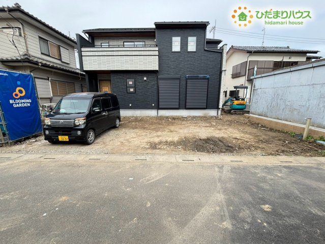 熊谷市別府2丁目　2期　新築一戸建て　ブルーミングガーデン　01の駐車場