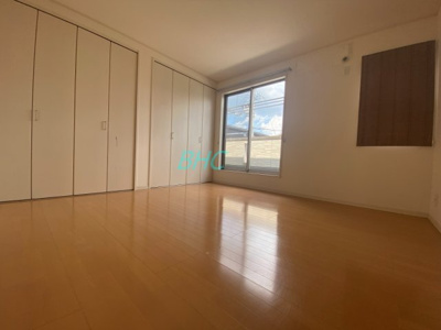 【洋室】 | 大江６丁目  | クローゼットのあるお部屋！荷物を収納することでお部屋をスマートに見せることができます。気持ちの良い自分空間を♪