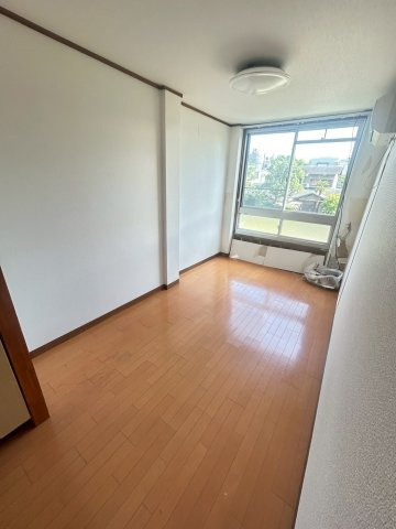 甲子園第３コーポラスの居間・リビング