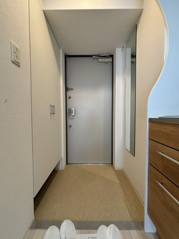 セレニテ難波プリエの玄関