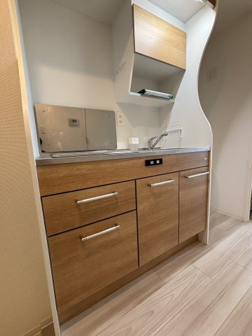 セレニテ難波プリエのキッチン