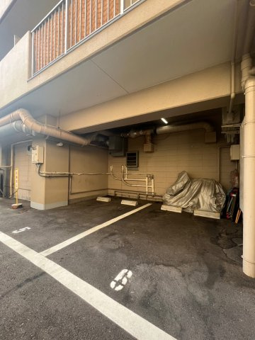 アルカディアインの駐車場