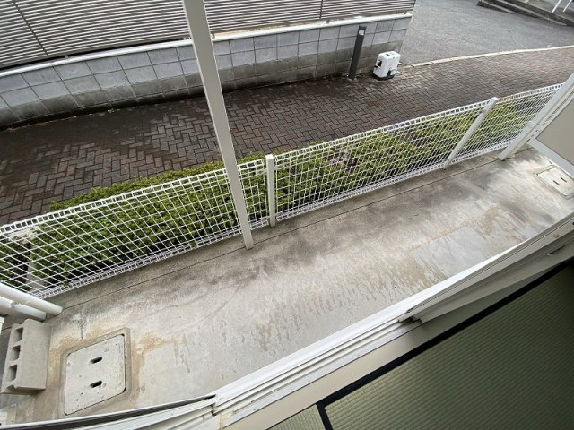 神戸市長田区片山町３丁目のアパートのバルコニー