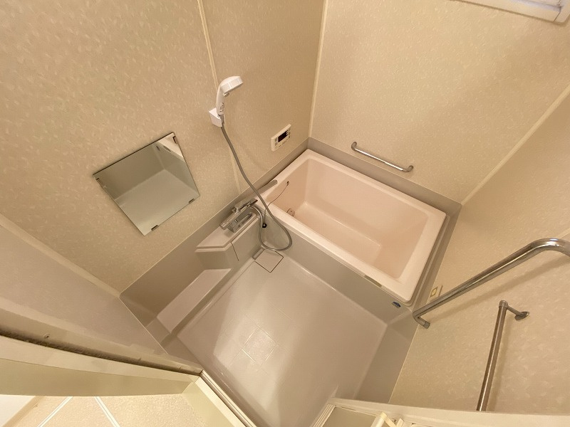 神戸市長田区片山町３丁目のアパートの浴室