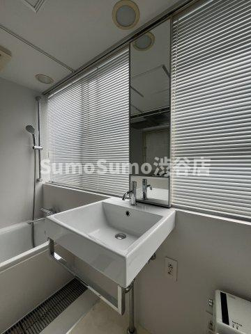 クラールハイト三宿Ⅰの洗面所|コンパクトで使いやすい洗面所