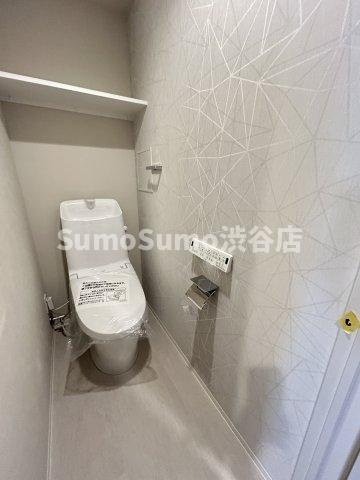 La　Perla　Meguro-higashiyamaⅡのトイレ|落ち着いた色調のトイレです