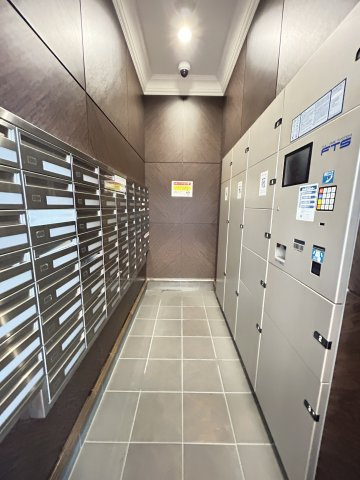 アーバネックス元町通のロビー