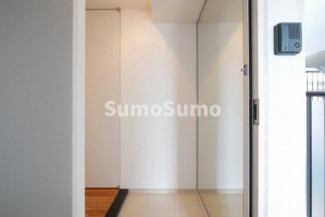 アガスティーア薬院の玄関