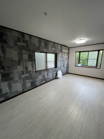 西山町4丁目戸建の居間・リビング
