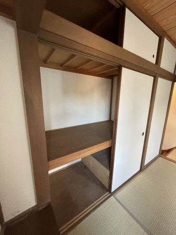 西山町4丁目戸建の収納