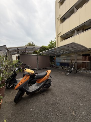 フェンネル湊山の駐車場