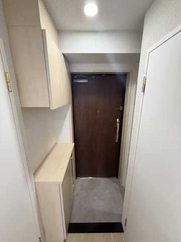 ブランドールM・西長堀の玄関